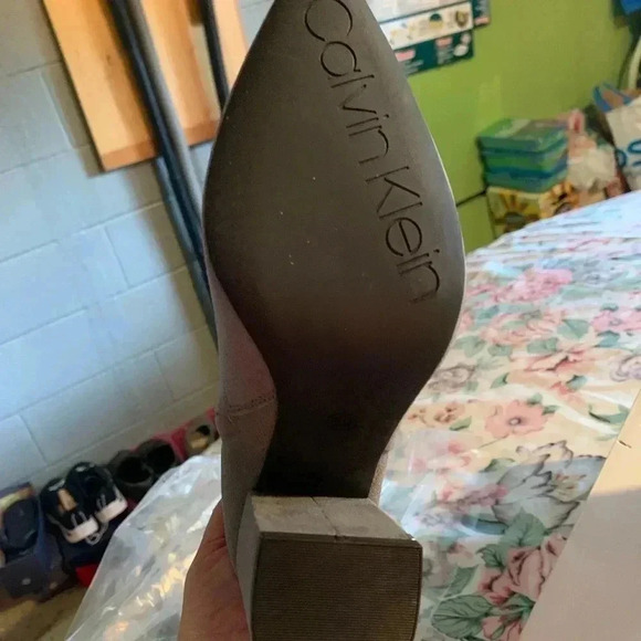 Calvin Klein Womens Ankle Boots with Heals Size 6 M - Picture 11 of 13